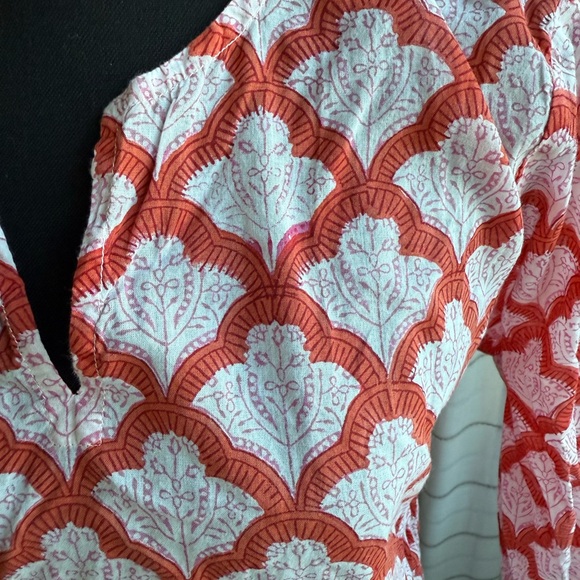 Roller Rabbit Seashell Print V-Neck Tunic - Picture 2 of 7